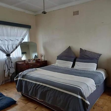 Hôtel Oakfield Lounge à Benoni Extérieur photo