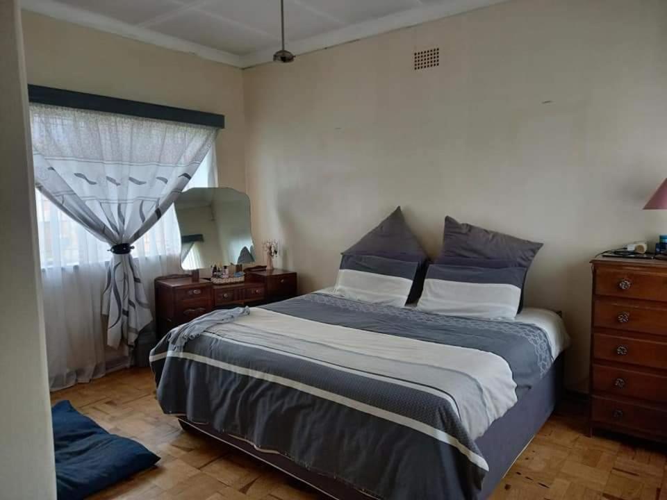 Hôtel Oakfield Lounge à Benoni Extérieur photo
