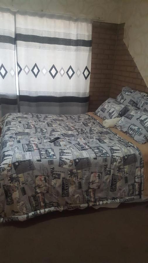 Hôtel Oakfield Lounge à Benoni Extérieur photo